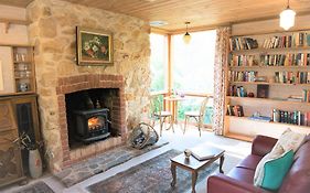 Adelaide Hills Camellia Cottage Wifi